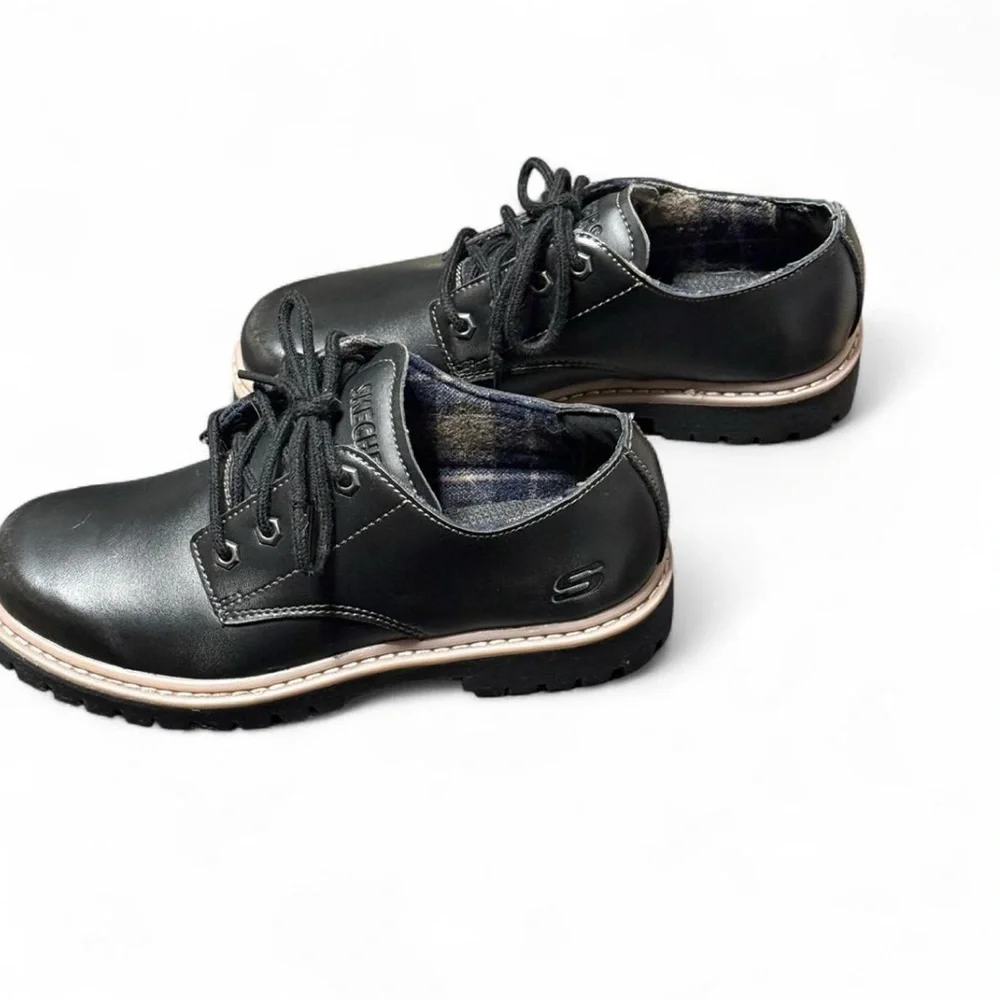 Skechers Women’s Authentics-Little Bolt Oxford Size 7